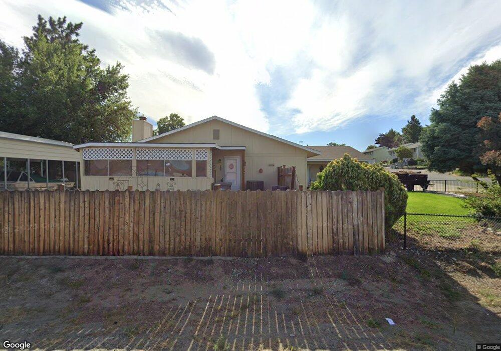 691 Degage St, East Wenatchee, WA 98802 - photo 1