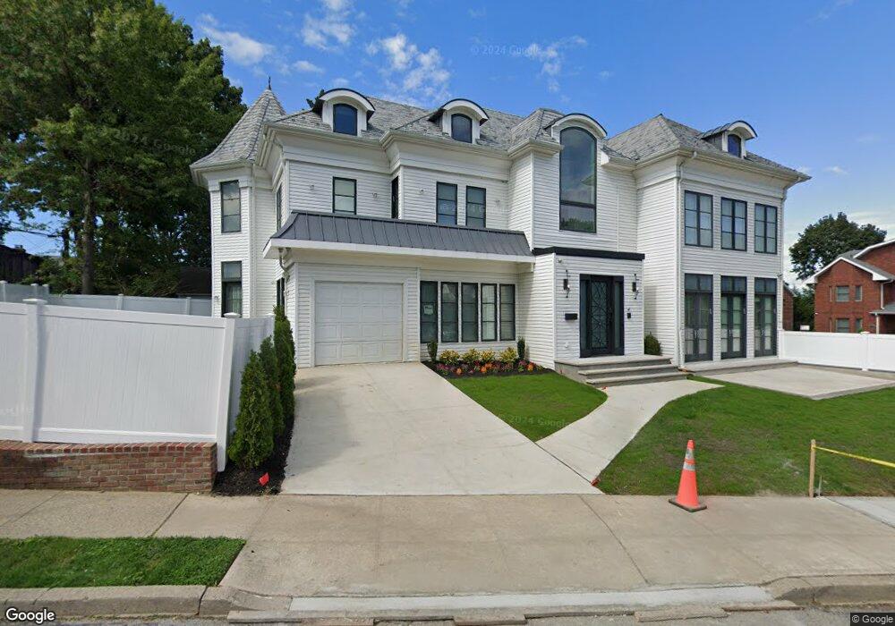 7832 138th St, Flushing, NY 11367 - photo 1