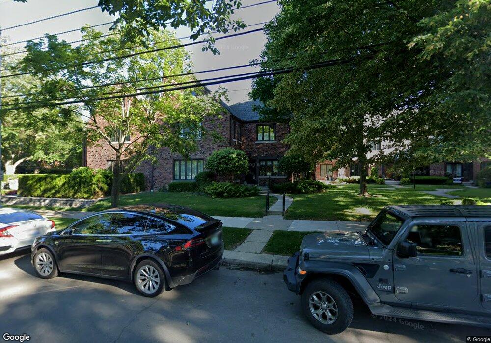 17509 Maumee Ave unit 4, Grosse Pointe, MI 48230 - photo 1