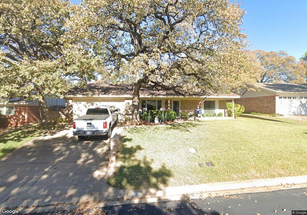 812 Ruth Ln, Hurst, TX 76053 - photo 1