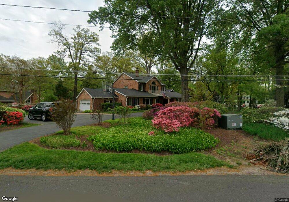 6682 Van Winkle Dr, Falls Church, VA 22044 - photo 1