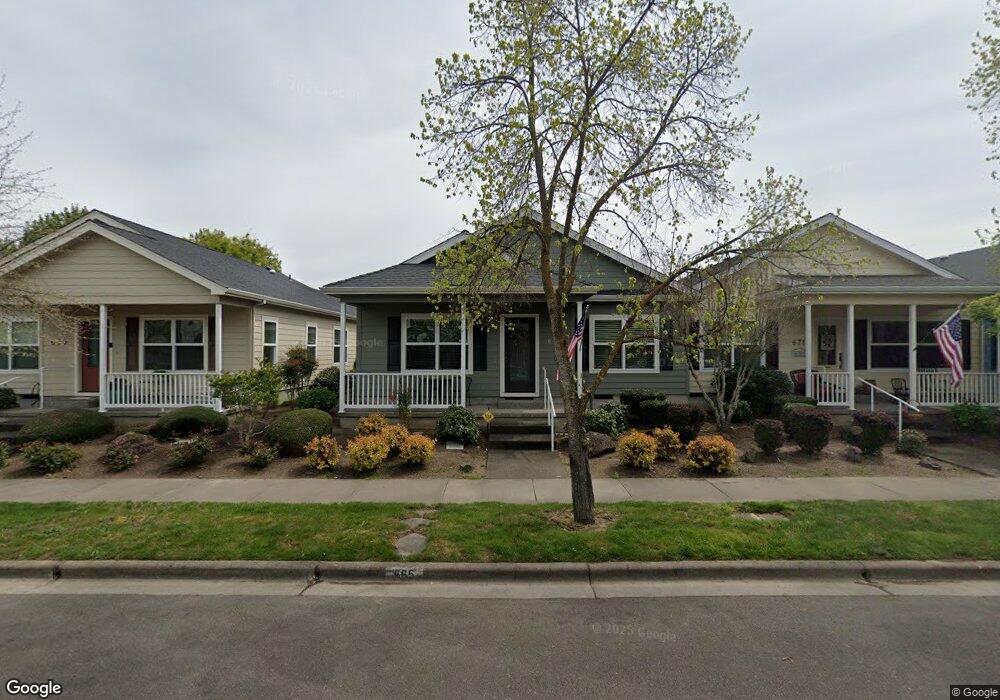 665 Blue Moon Dr, Central Point, OR 97502 - photo 1