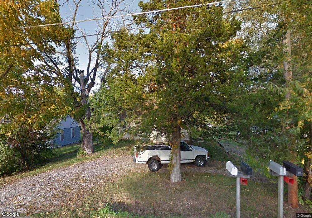 414 Hazel Ave, Newton, IA 50208 - photo 1