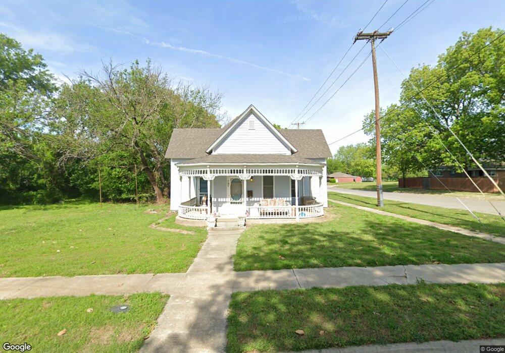 733 N Weaver St, Gainesville, TX 76240 - photo 1