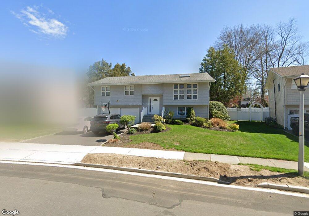 8 Driftwood Dr, Port Washington, NY 11050 - photo 1