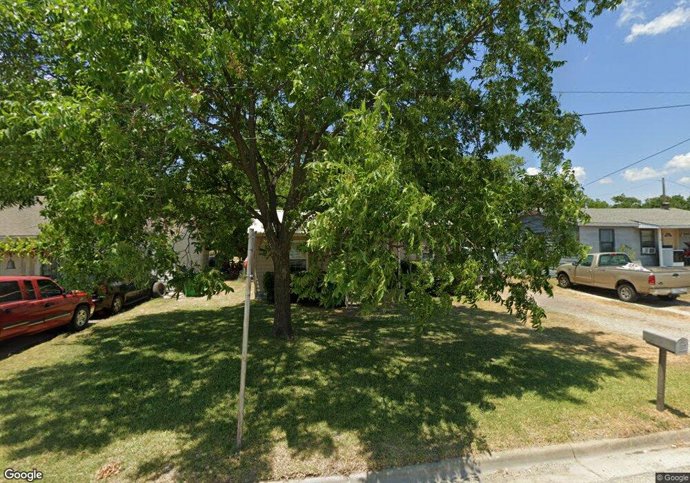 419 Fair Ave, Gainesville, TX 76240 - photo 1