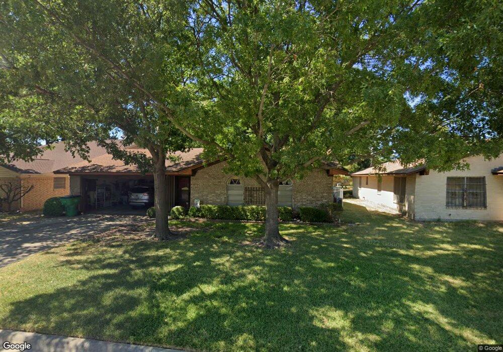 1509 Lynwood St, Gainesville, TX 76240 - photo 1