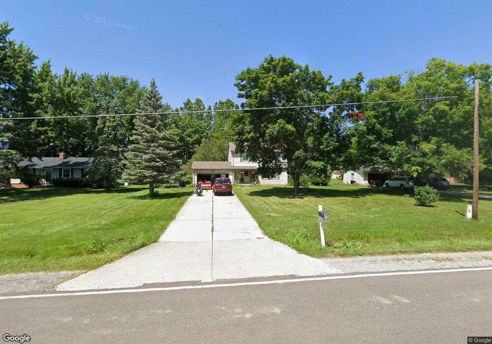 6182 W Court St, Flint, MI 48532 - photo 1