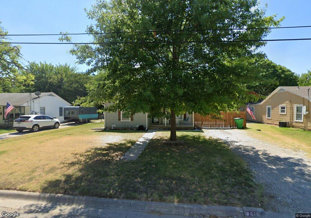 915 S Howeth St, Gainesville, TX 76240 - photo 1