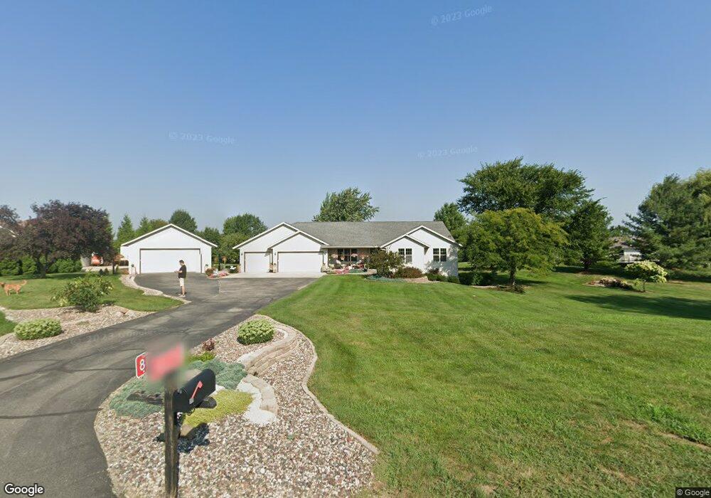 8035 N Ridge Ct, Evansville, WI 53536 - photo 1