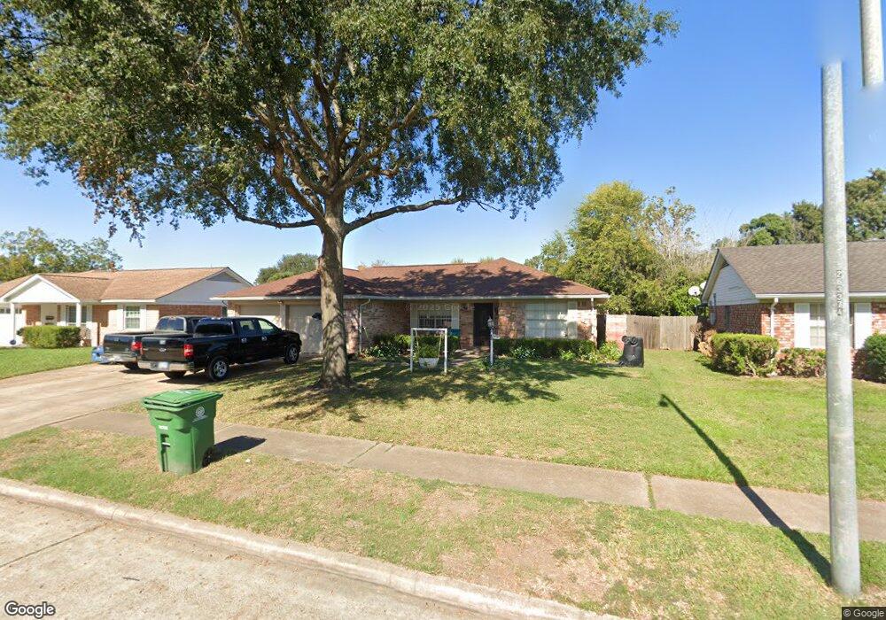 1026 Rainy River Dr, Houston, TX 77088 - photo 1