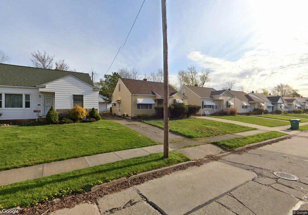 18811 Longview Ave, Maple Heights, OH 44137 - photo 1