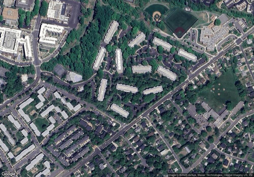 7640 Provincial Dr unit 204, McLean, VA 22102 - photo 1