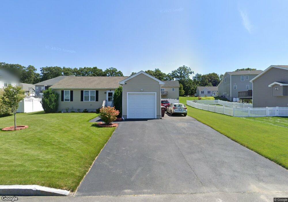 90 Danielle Dr, Woonsocket, RI 02895 - photo 1