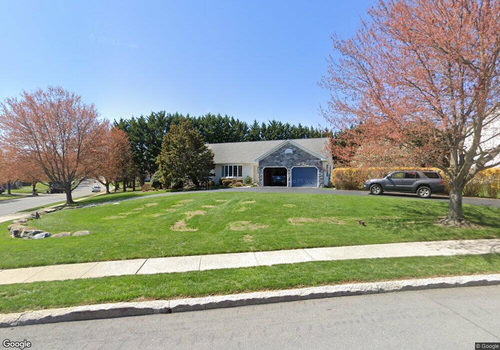 1012 Owls Nest Dr, Reading, PA 19606 - photo 1