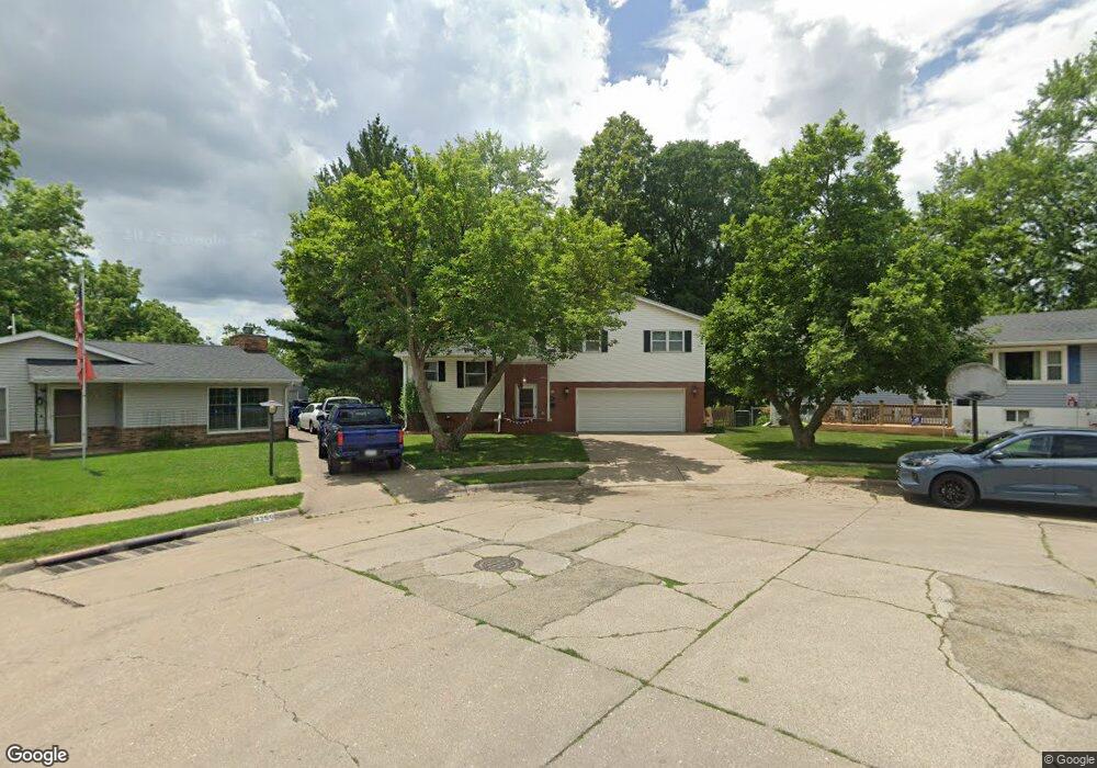 3264 W 15th St, Davenport, IA 52804 - photo 1