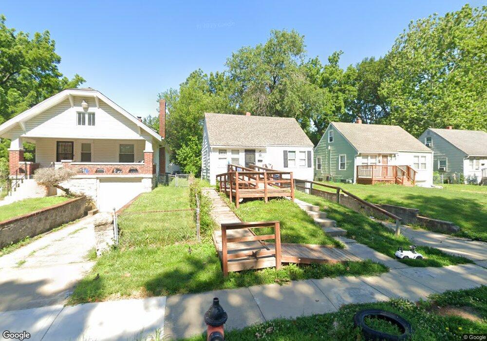 7122 Indiana Ave, Kansas City, MO 64132 - photo 1