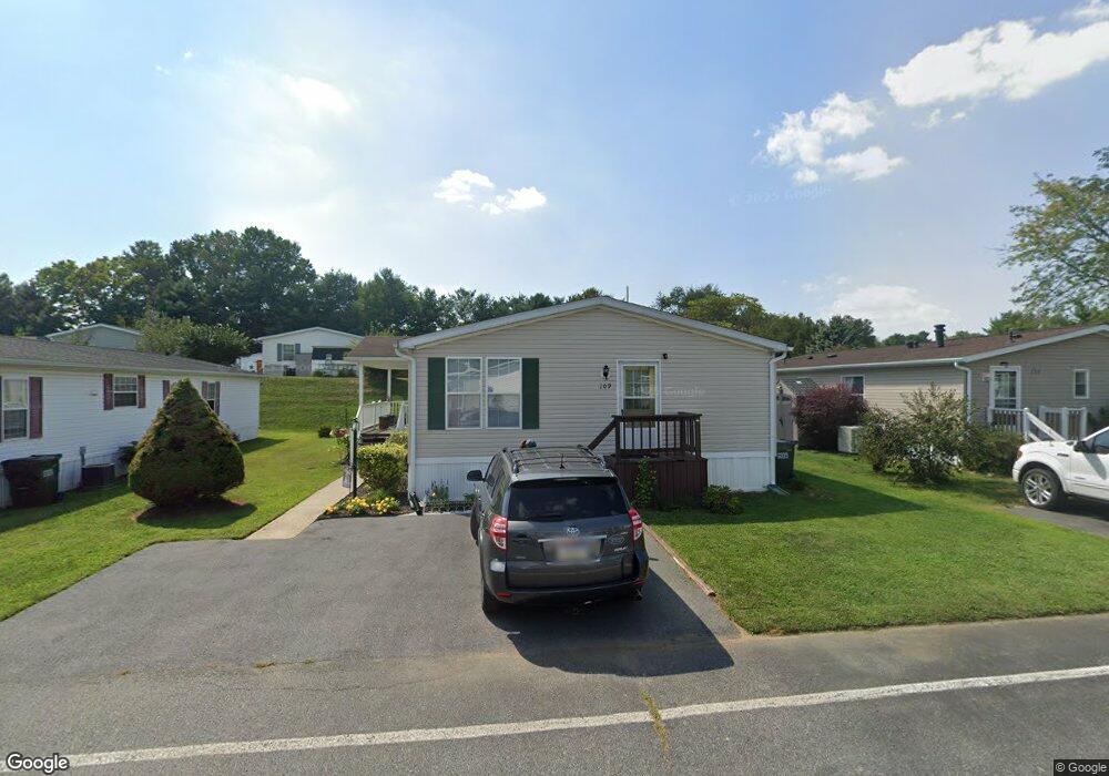 109 Goldenrod Ct, Lancaster, PA 17603 - photo 1