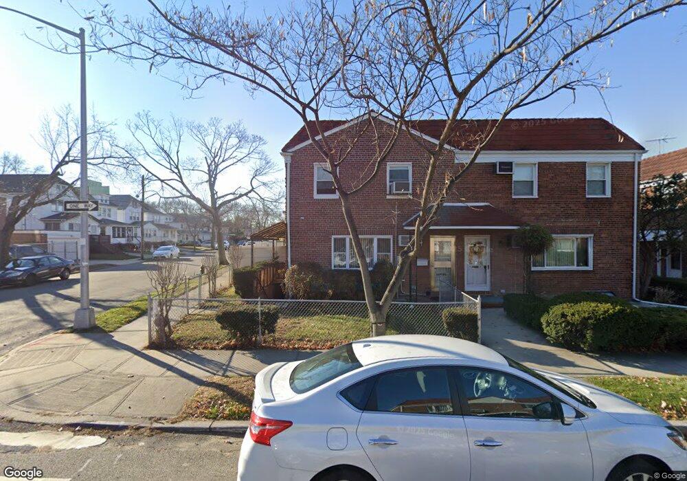 7646 170th St unit 2nd Fl, Fresh Meadows, NY 11366 - photo 1