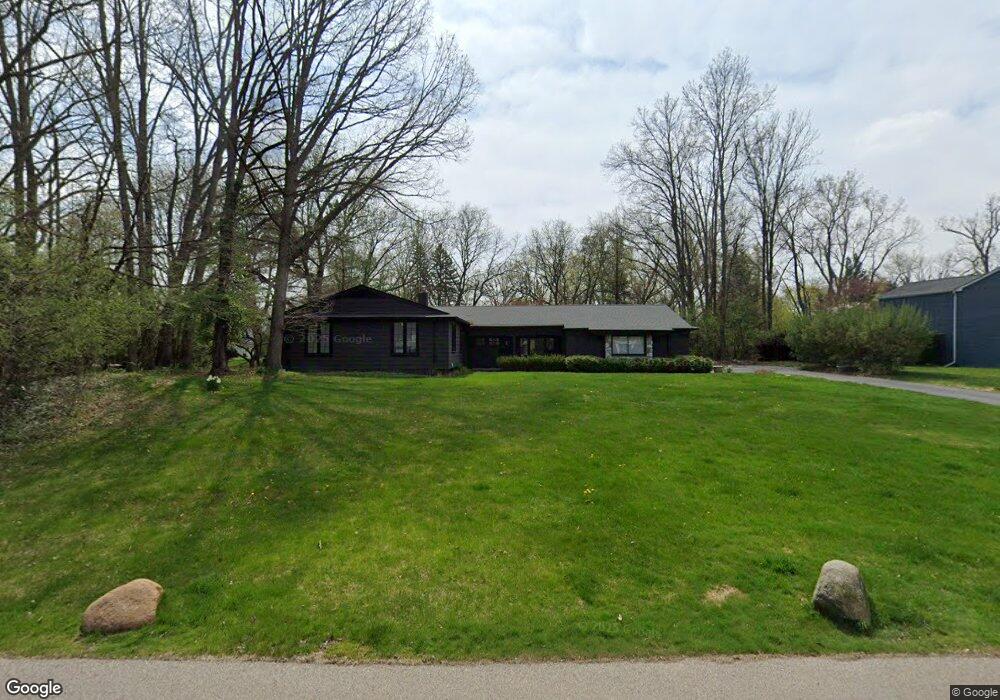 2353 Hunt Club Dr, Bloomfield Hills, MI 48304 - photo 1