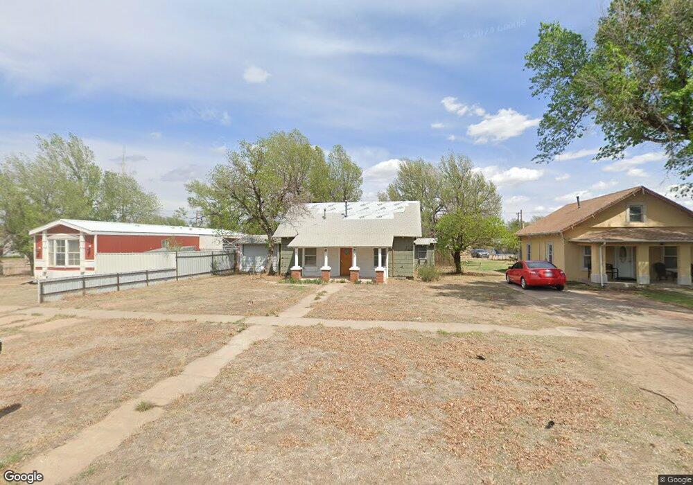 802 S Monroe St, Hugoton, KS 67951 - photo 1