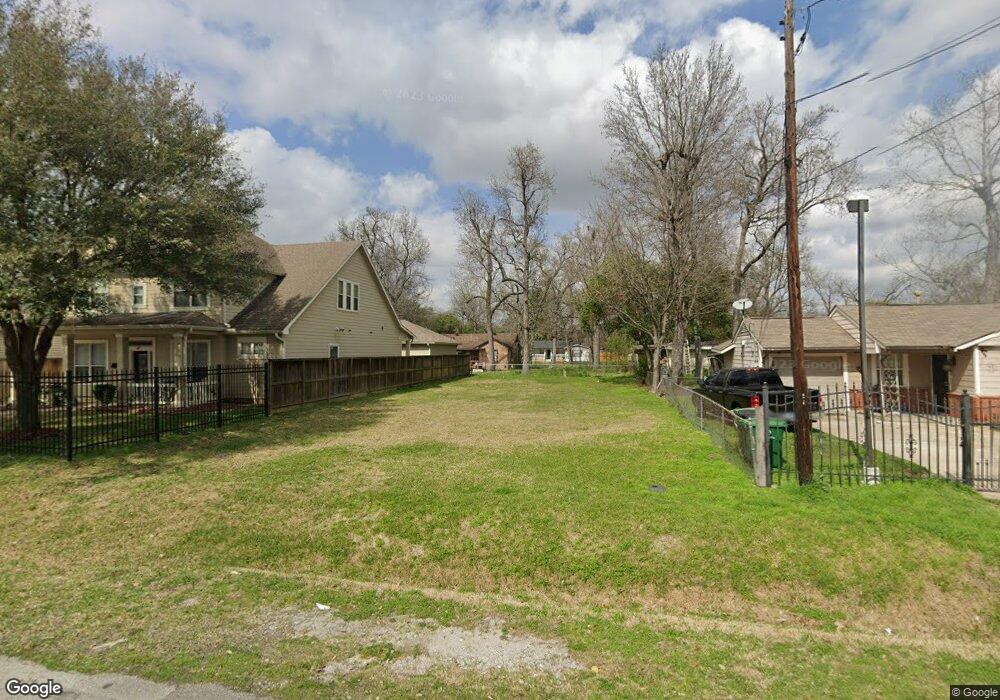 89 Fichter St unit B, Houston, TX 77022 - photo 1