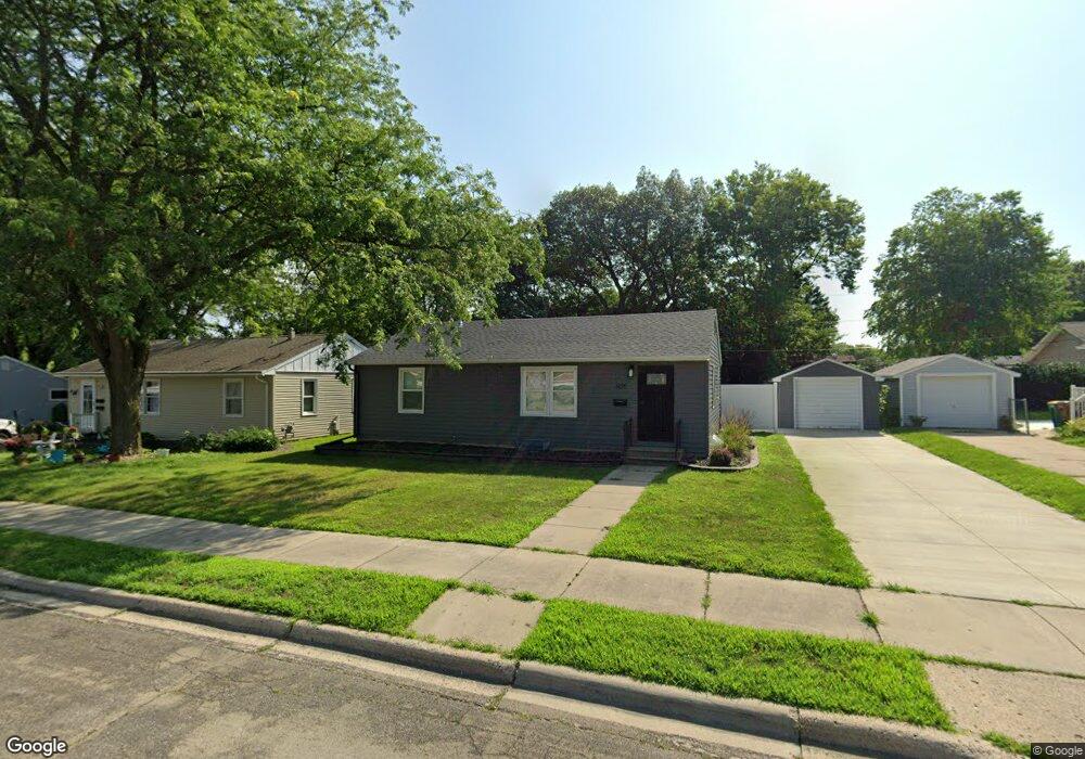 606 Cherry Ave, Albert Lea, MN 56007 - photo 1