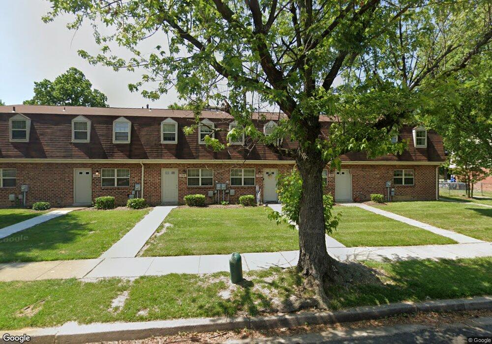 704 W Kingsway Rd, Middle River, MD 21220 - photo 1