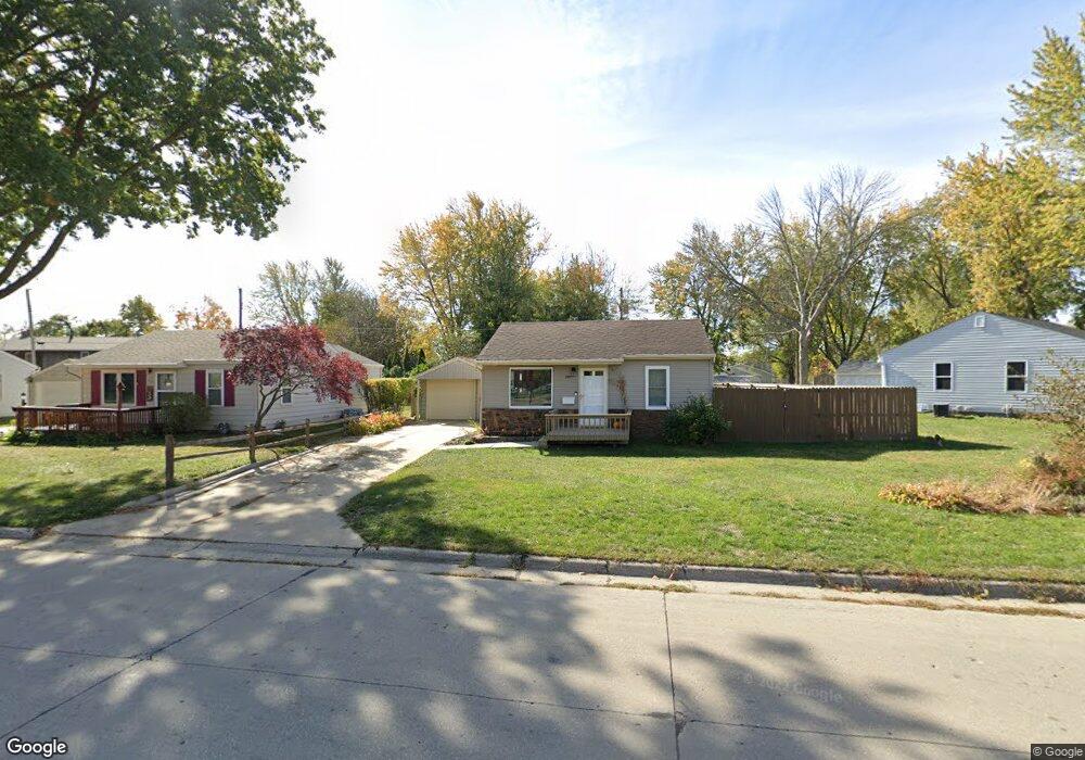 2103 S 3rd Ave E, Newton, IA 50208 - photo 1