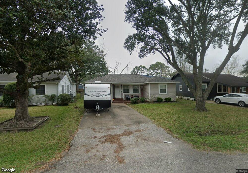 119 Whitson St, Alvin, TX 77511 - photo 1