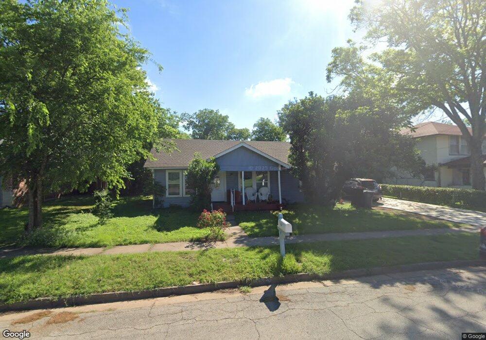 304 N Pendell Ave, Cleburne, TX 76033 - photo 1