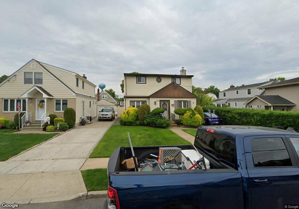683 2nd Place S, Garden City, NY 11530 - photo 1