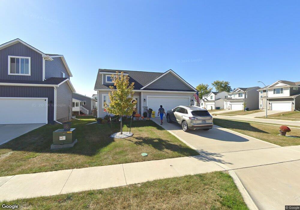 17400 Oakwood Dr, Urbandale, IA 50323 - photo 1