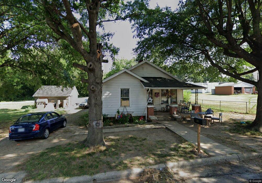 308 Ellington St, Reidsville, NC 27320 - photo 1