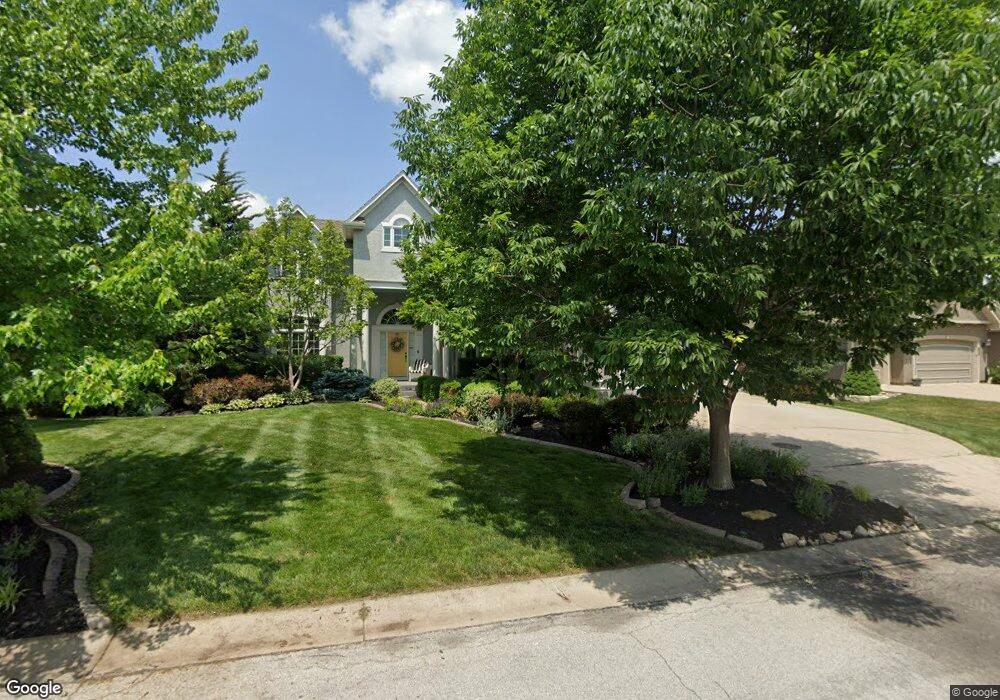 9840 Skyview Ln, Lenexa, KS 66220 - photo 1