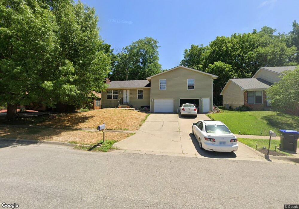 3606 SW Cambridge Ave, Topeka, KS 66614 - photo 1
