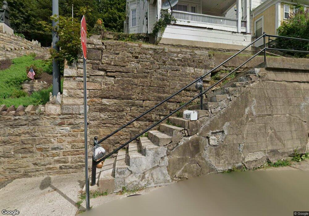 237 Chestnut St, Ashland, PA 17921 - photo 1