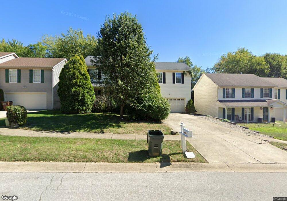 8105 Apple Valley Dr, Louisville, KY 40228 - photo 1