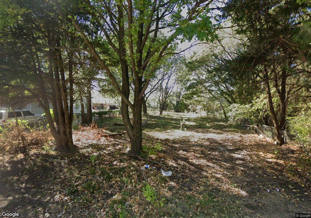 814 Hobson St, Shawnee, OK 74801 - photo 1