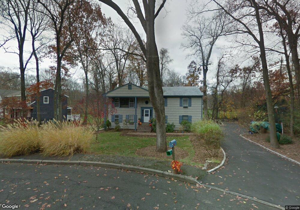 17 Chipping Ln, Norwalk, CT 06854 - photo 1