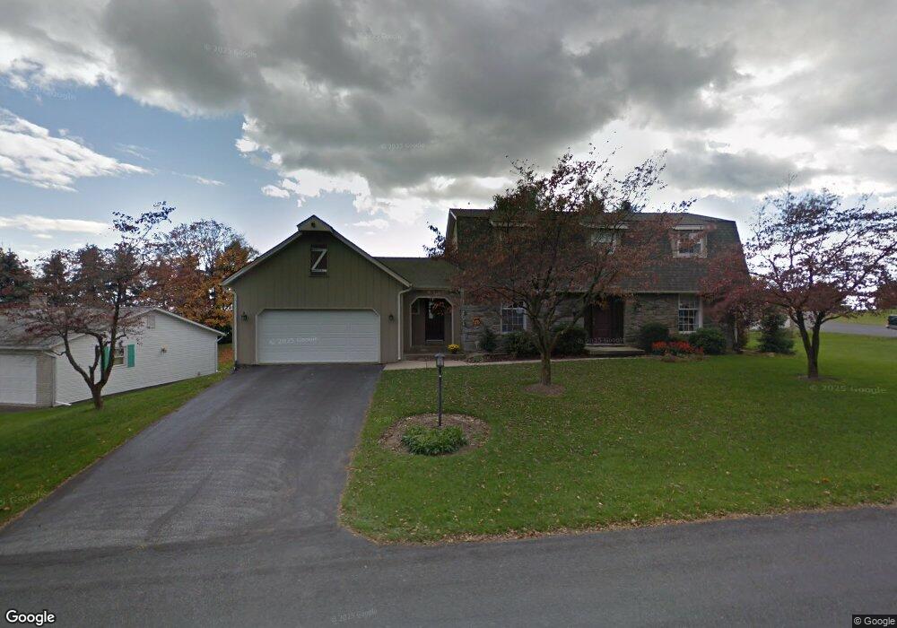 2814 Hillcrest Dr E, Coplay, PA 18037 - photo 1