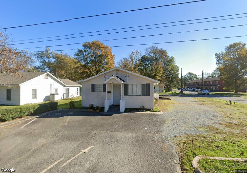 811 S Vine St, Stuttgart, AR 72160 - photo 1