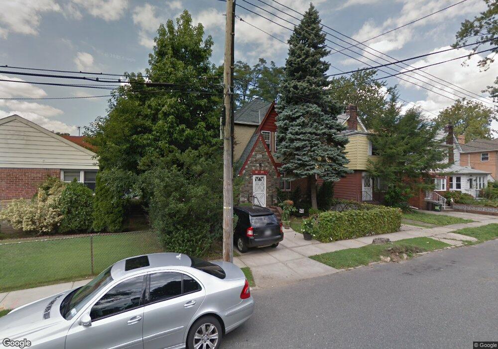 2738 164th St, Flushing, NY 11358 - photo 1