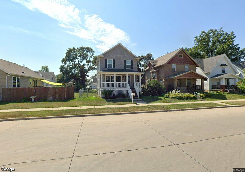 809 E Ave NW, Cedar Rapids, IA 52405 - photo 1