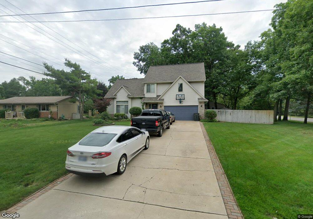 4024 Maple Blvd, West Bloomfield, MI 48323 - photo 1