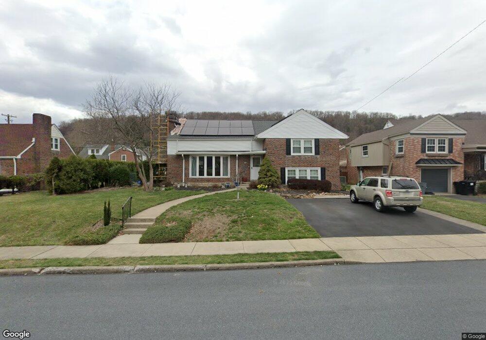 904 Brighton Ave, Reading, PA 19606 - photo 1