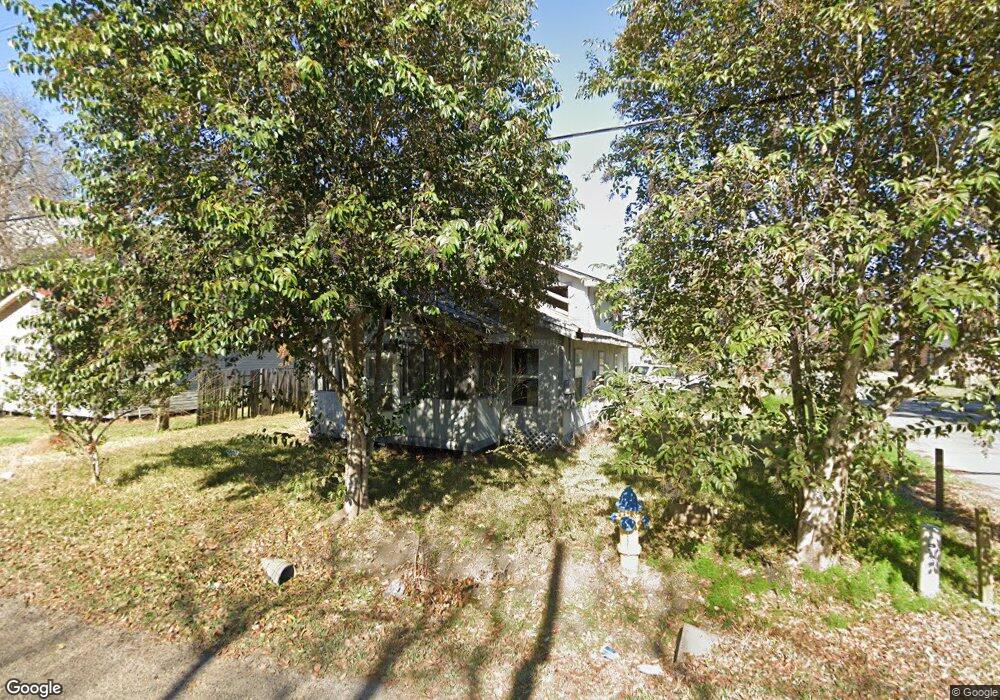 915 E Pershing St, New Iberia, LA 70560 - photo 1