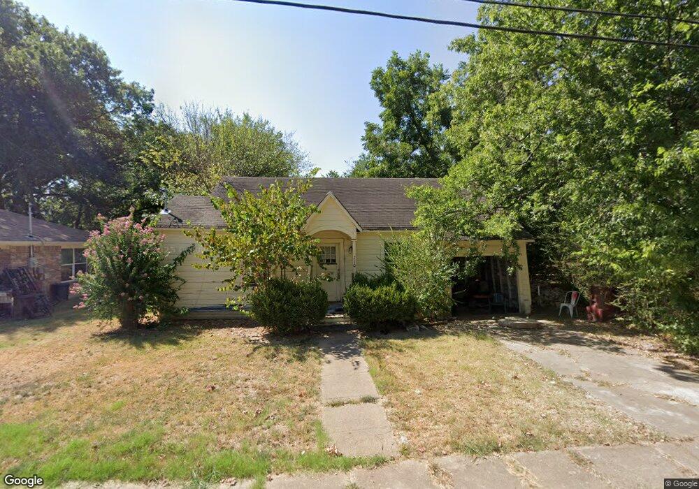 710 E 12th St, Bonham, TX 75418 - photo 1