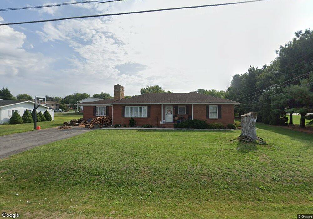 818 S Washington St, Greencastle, PA 17225 - photo 1