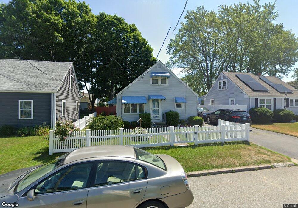 163 Maplecrest Dr, Pawtucket, RI 02861 - photo 1